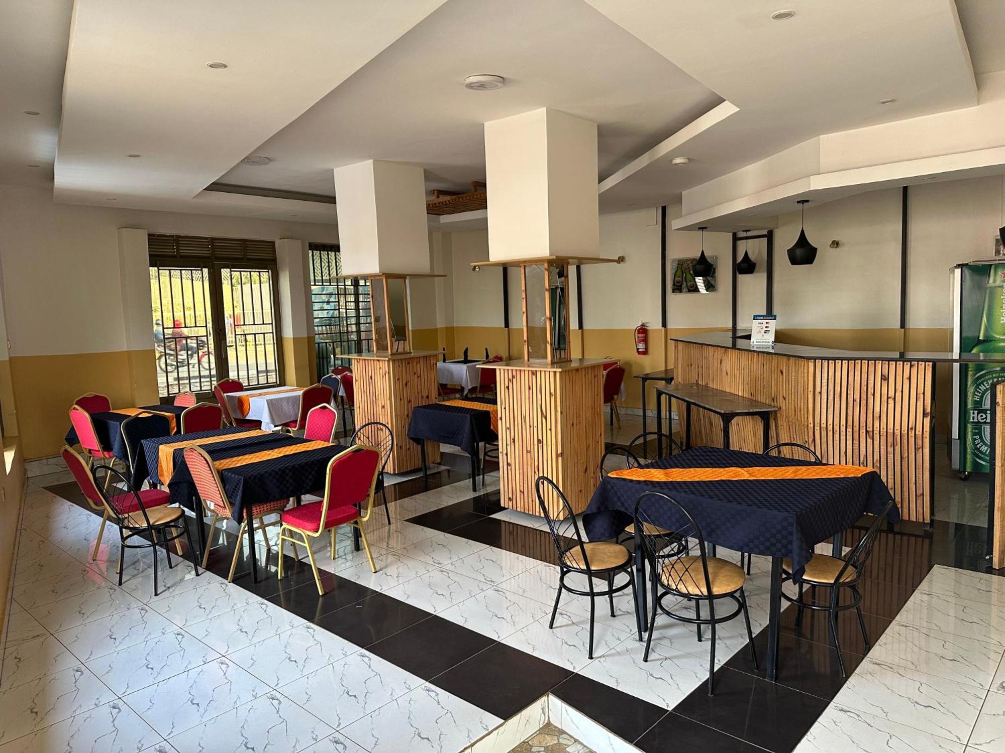 Anna Gold Hotel Kigali Esterno foto